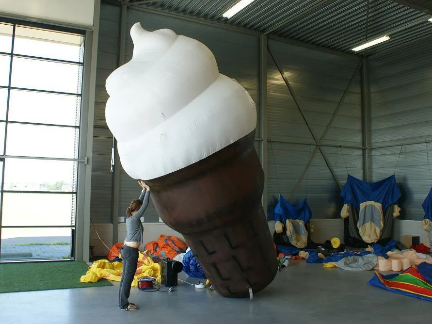 2023 New Giant Inflatable Ice Cream for Summer Selling